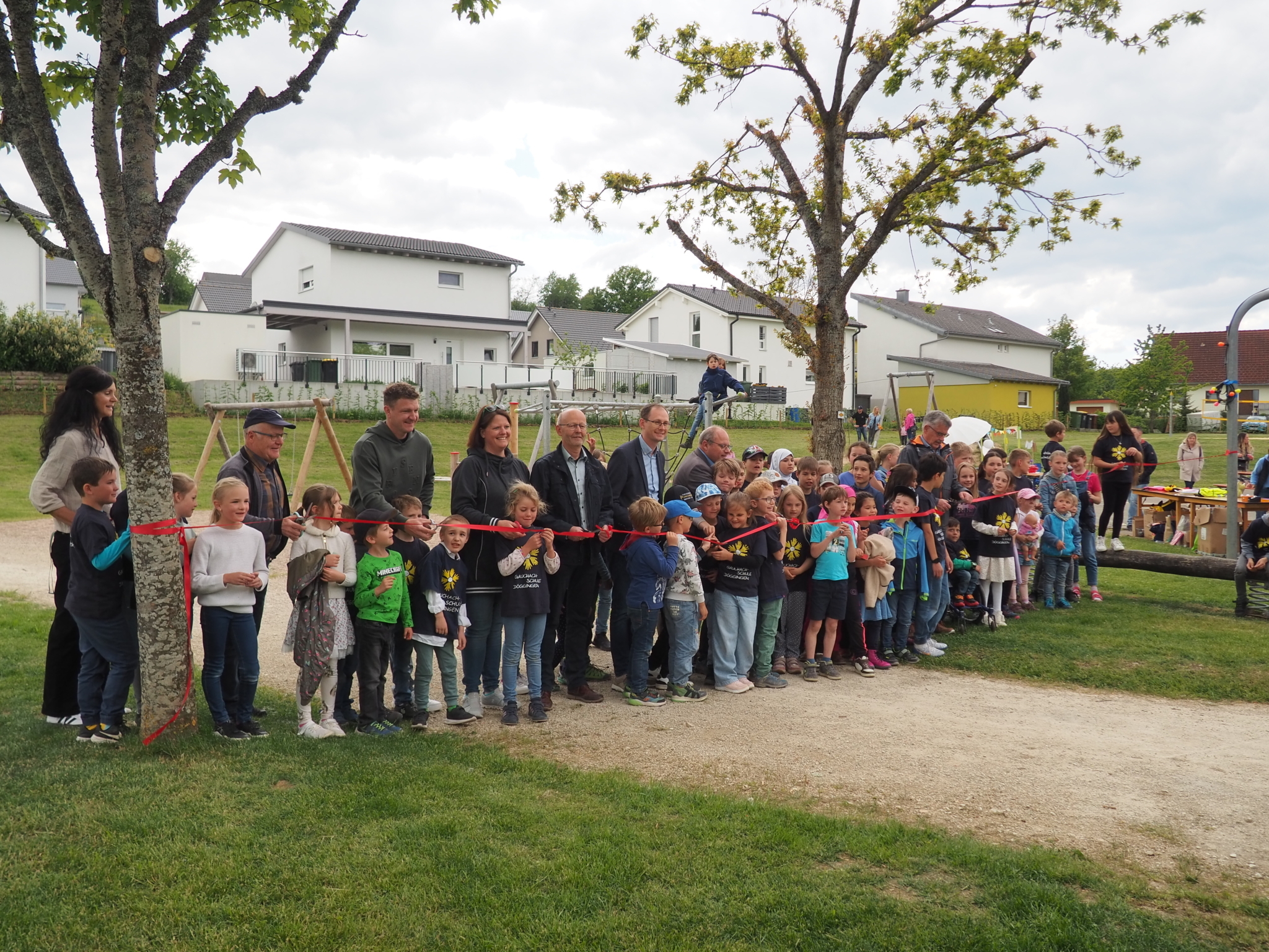 Spielplatzeinweihung wird zum großen Fest